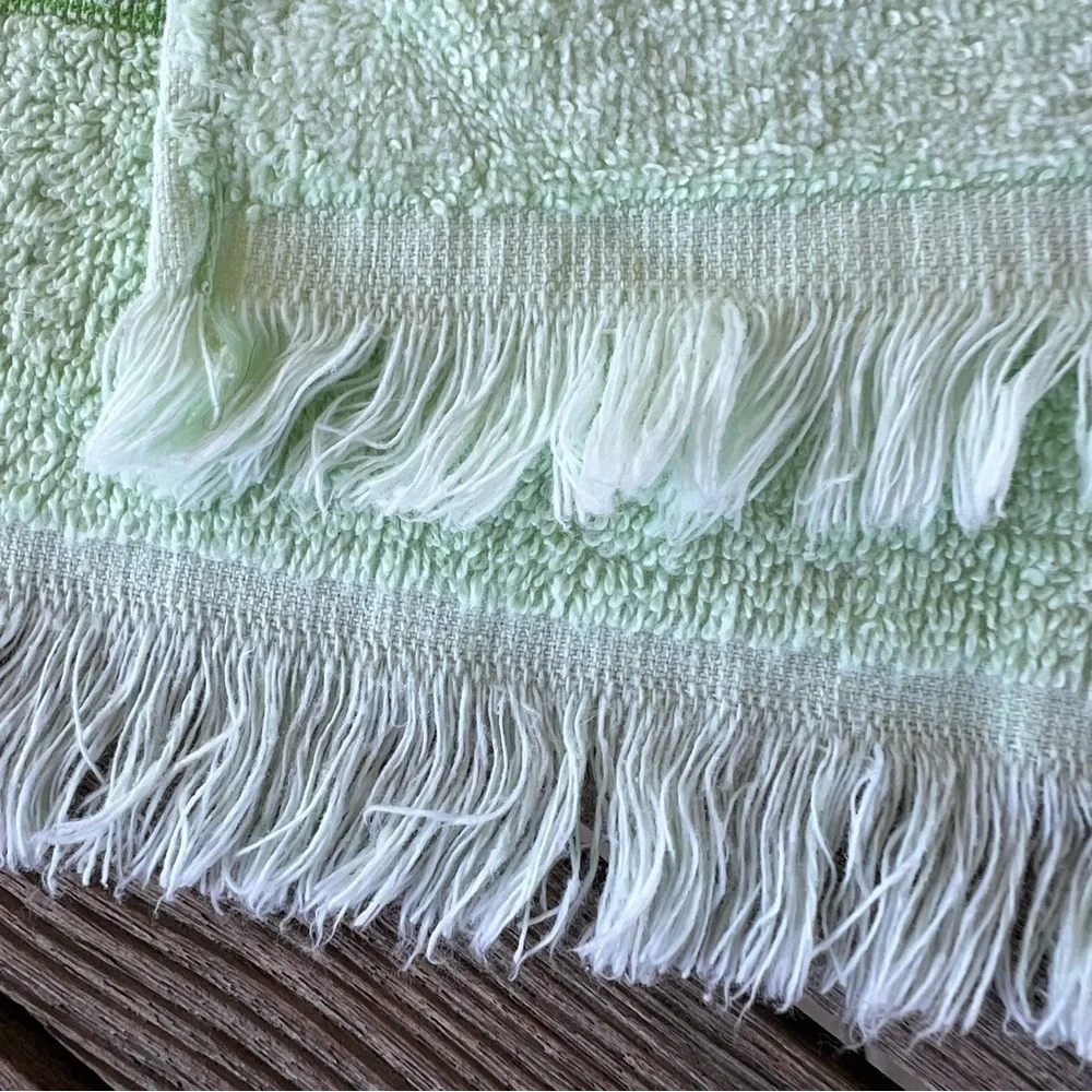 Vtg Cannon Santa Cruz Scroll Hand Towel Mint Green USA Sculpted Fringed MCM GUC